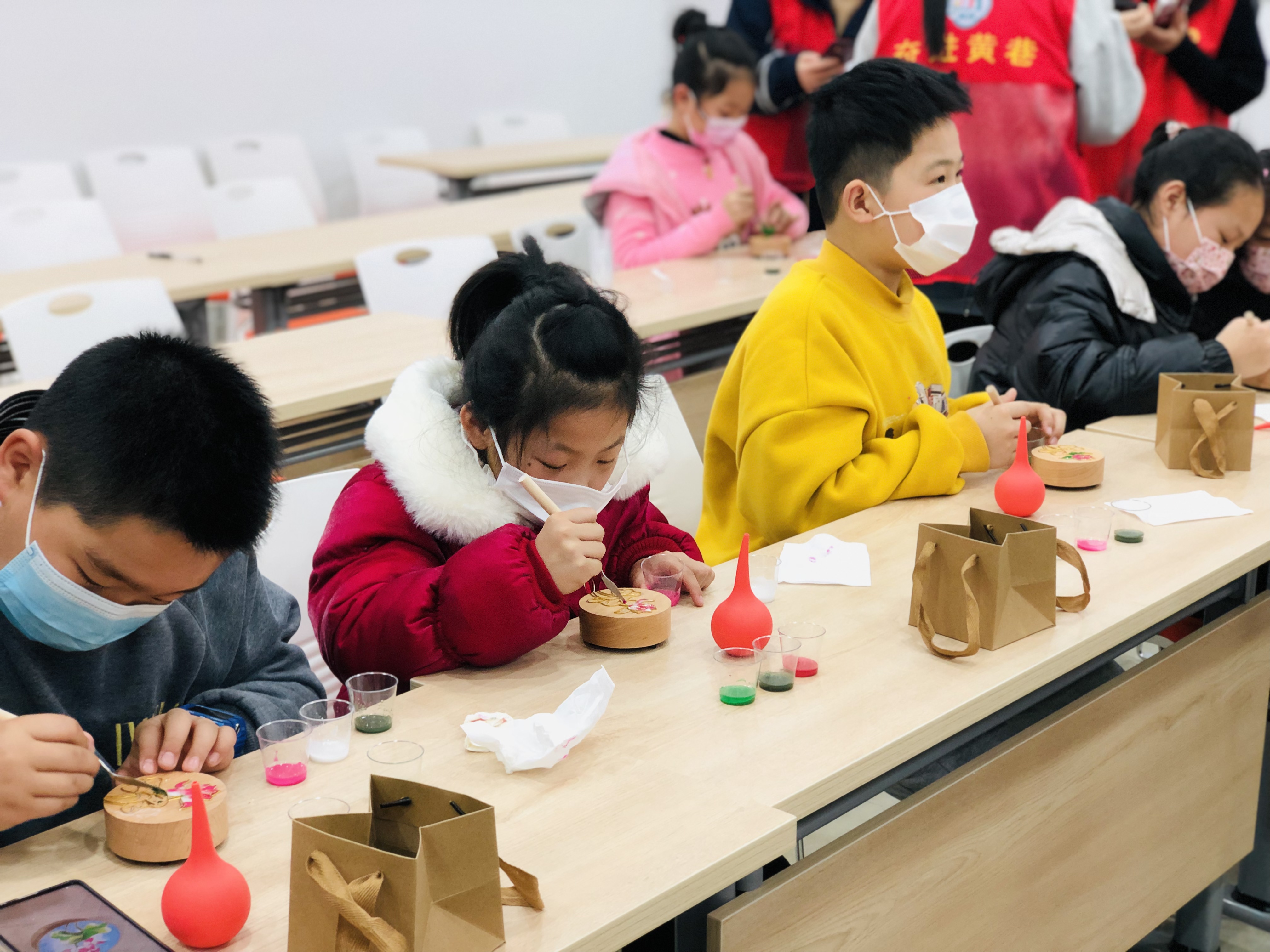 0215梁溪黃巷2022-002：廉潔荷花別樣紅 掐絲琺瑯學非遺2